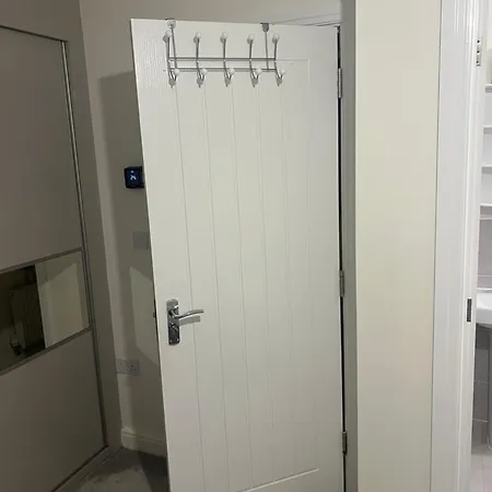 Gauting Road Homestay Bristol